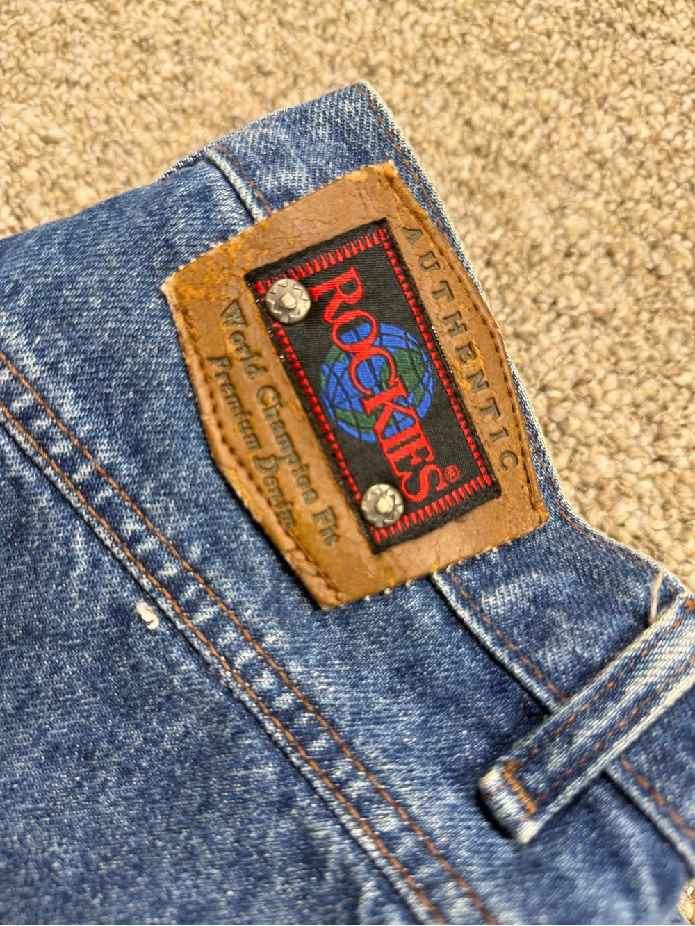 VintageRockies Relaxed Fit Denim Jeans in Blue with Brown size 32/13 100% cotton